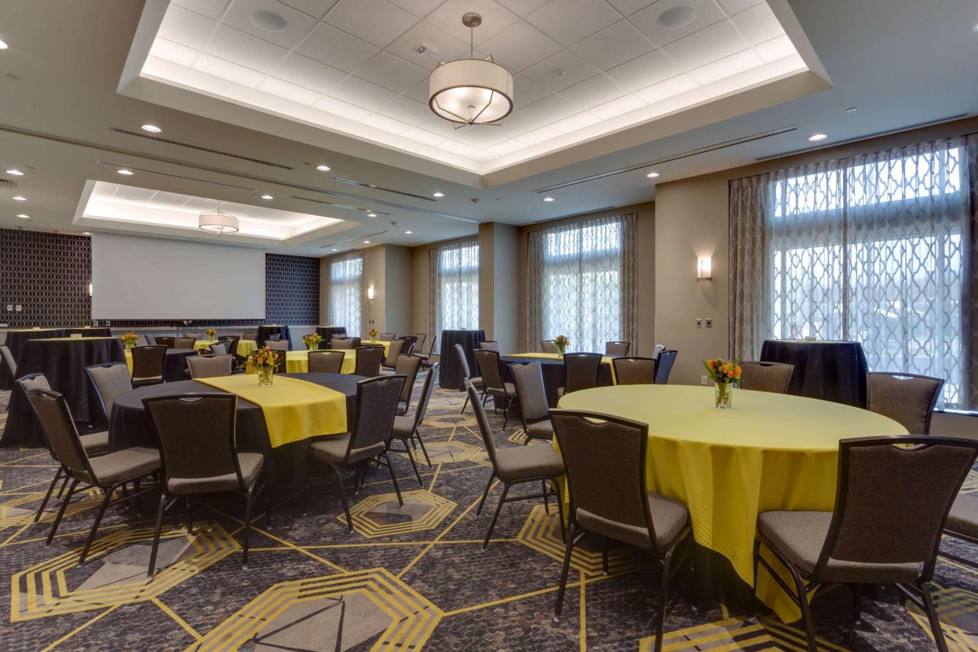 Drury Inn & Suites Pittsburgh Airport Settlers Ridge Imperial Buitenkant foto
