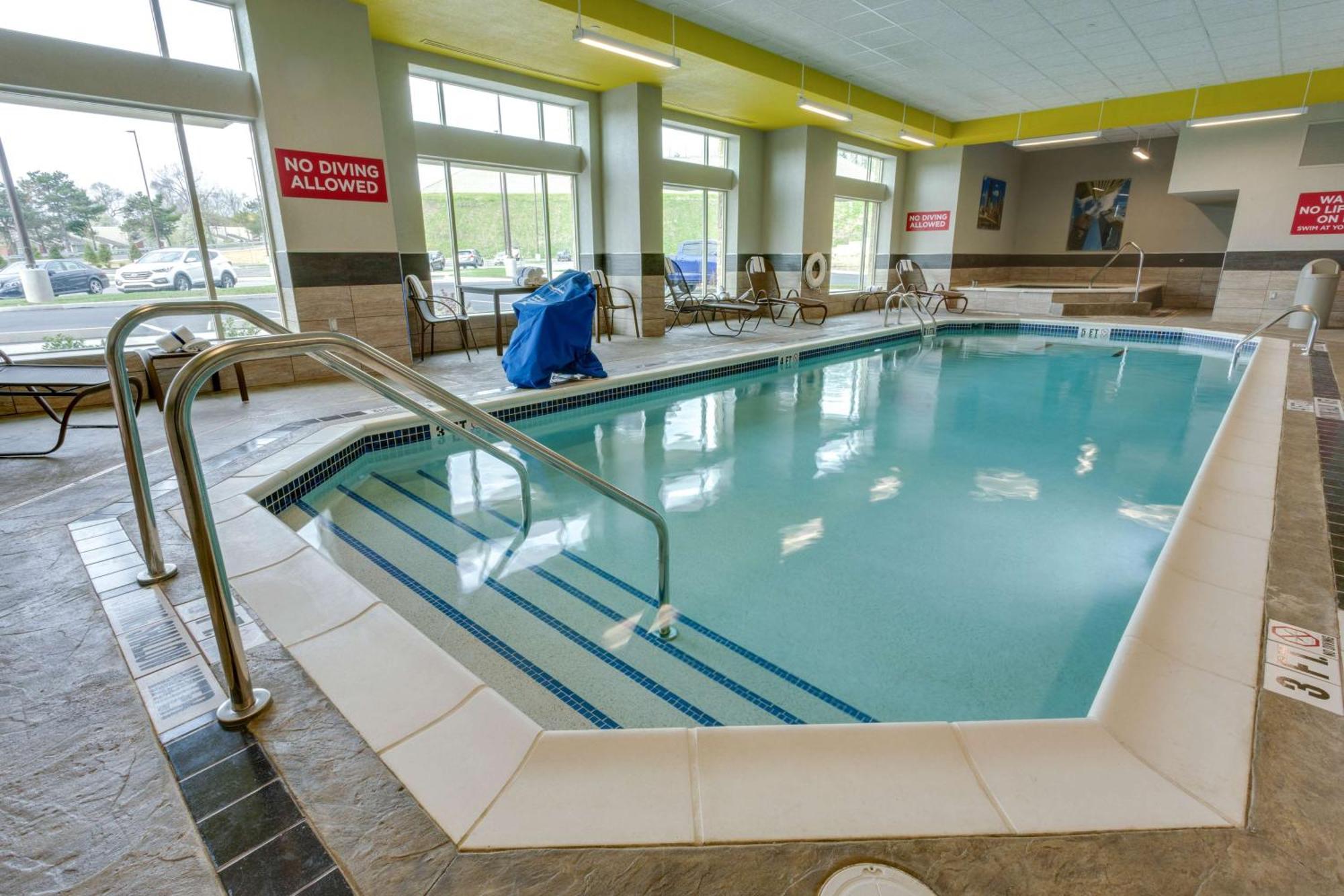 Drury Inn & Suites Pittsburgh Airport Settlers Ridge Imperial Buitenkant foto